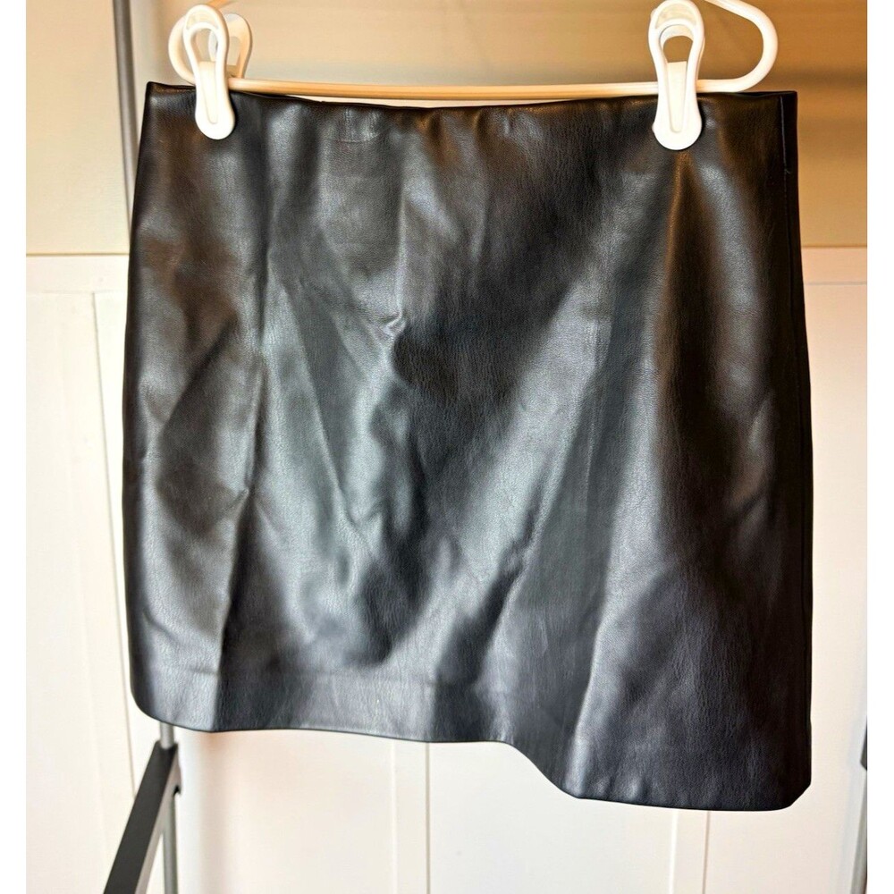 Fashion Nova Black Faux Leather Mini Skirt Size Small High Waist Bodycon